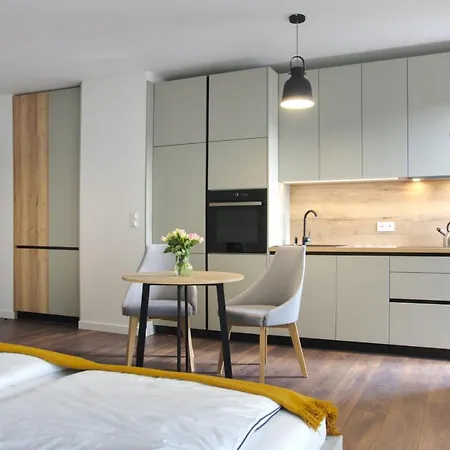 Essence Amber פוזנן